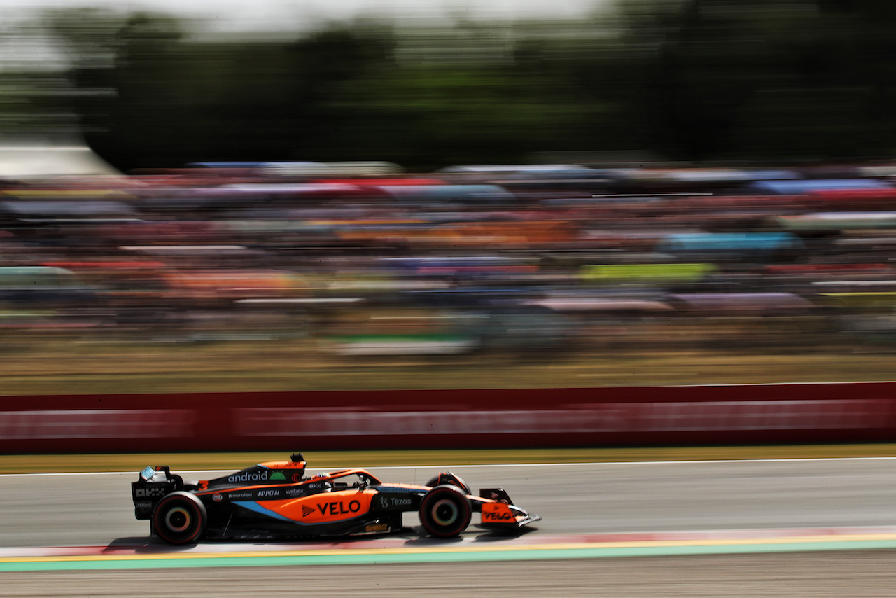 GP SPAGNA, Daniel Ricciardo (AUS) McLaren MCL36.
21.05.2022. Formula 1 World Championship, Rd 6, Spanish Grand Prix, Barcelona, Spain, Qualifiche Day.
 - www.xpbimages.com, EMail: requests@xpbimages.com © Copyright: Coates / XPB Images