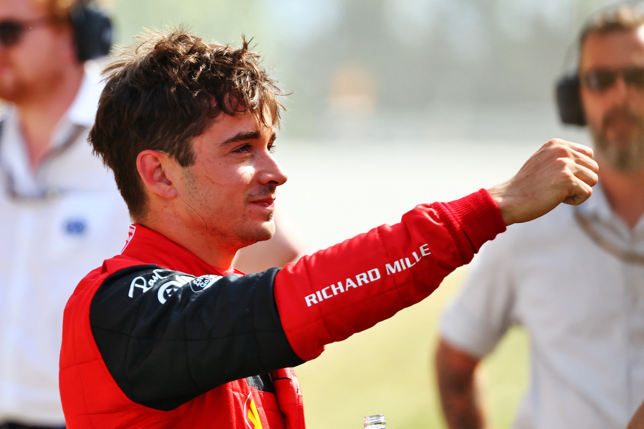 GP SPAGNA, Charles Leclerc (MON) Ferrari celebrates his pole position in qualifying parc ferme.
21.05.2022. Formula 1 World Championship, Rd 6, Spanish Grand Prix, Barcelona, Spain, Qualifiche Day.
- www.xpbimages.com, EMail: requests@xpbimages.com © Copyright: Batchelor / XPB Images