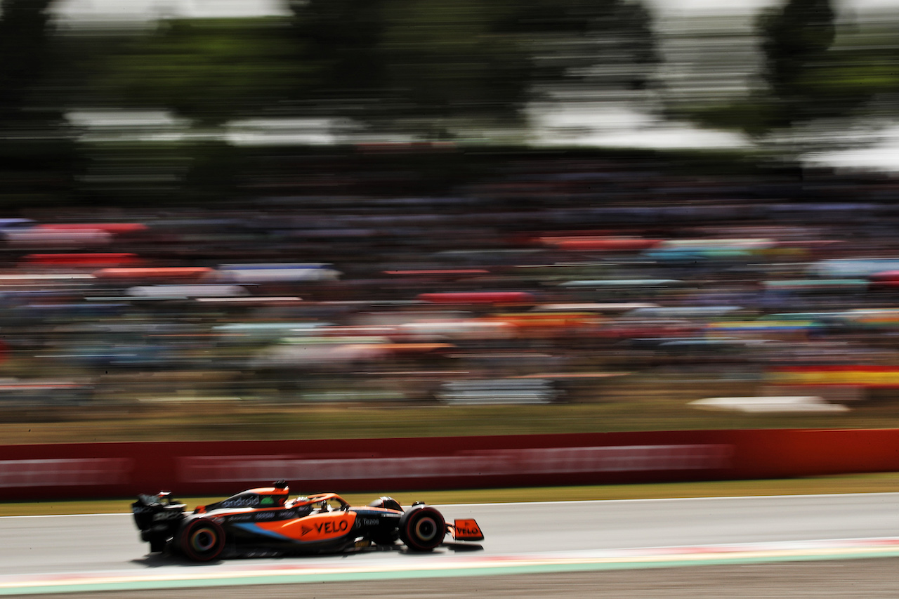 GP SPAGNA, Daniel Ricciardo (AUS) McLaren MCL36.
21.05.2022. Formula 1 World Championship, Rd 6, Spanish Grand Prix, Barcelona, Spain, Qualifiche Day.
 - www.xpbimages.com, EMail: requests@xpbimages.com © Copyright: Coates / XPB Images