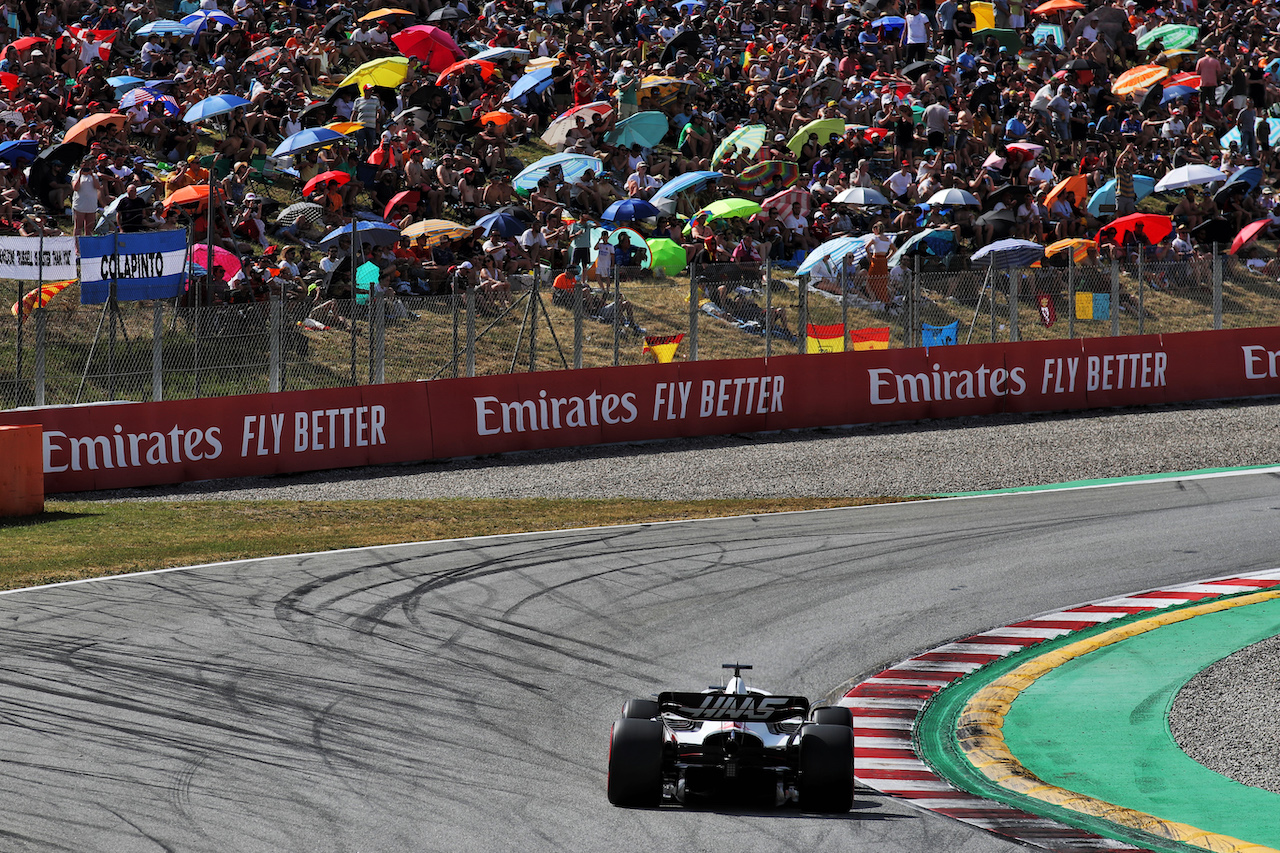 GP SPAGNA, Kevin Magnussen (DEN) Haas VF-22.
21.05.2022. Formula 1 World Championship, Rd 6, Spanish Grand Prix, Barcelona, Spain, Qualifiche Day.
 - www.xpbimages.com, EMail: requests@xpbimages.com © Copyright: Coates / XPB Images
