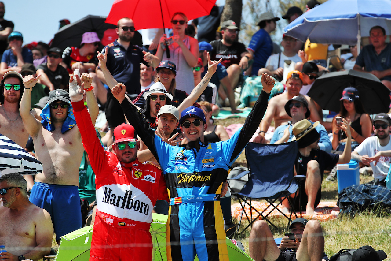 GP SPAGNA, Circuit Atmosfera - fans.
21.05.2022. Formula 1 World Championship, Rd 6, Spanish Grand Prix, Barcelona, Spain, Qualifiche Day.
 - www.xpbimages.com, EMail: requests@xpbimages.com © Copyright: Coates / XPB Images