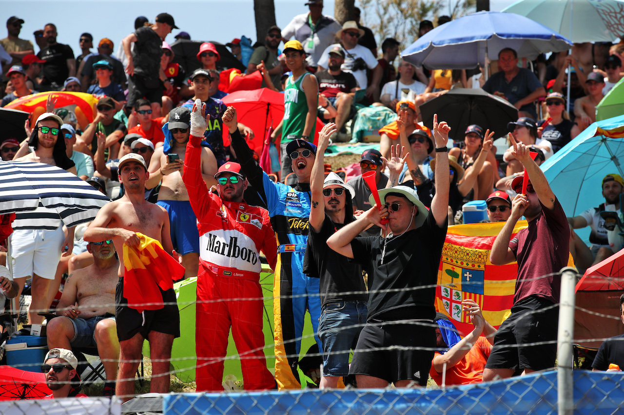 GP SPAGNA, Circuit Atmosfera - fans.
21.05.2022. Formula 1 World Championship, Rd 6, Spanish Grand Prix, Barcelona, Spain, Qualifiche Day.
 - www.xpbimages.com, EMail: requests@xpbimages.com © Copyright: Coates / XPB Images