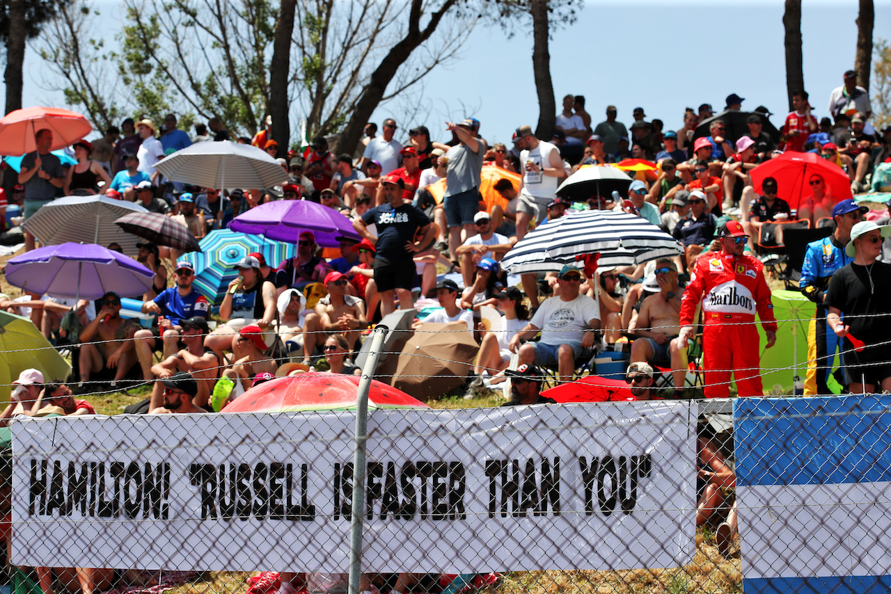 GP SPAGNA, Circuit Atmosfera - fans.
21.05.2022. Formula 1 World Championship, Rd 6, Spanish Grand Prix, Barcelona, Spain, Qualifiche Day.
 - www.xpbimages.com, EMail: requests@xpbimages.com © Copyright: Coates / XPB Images