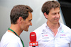 GP SPAGNA, (L to R): Roger Federer (SUI) Tennis Player with Toto Wolff (GER) Mercedes AMG F1 Shareholder e Executive Director.
21.05.2022. Formula 1 World Championship, Rd 6, Spanish Grand Prix, Barcelona, Spain, Qualifiche Day.
 - www.xpbimages.com, EMail: requests@xpbimages.com © Copyright: Coates / XPB Images