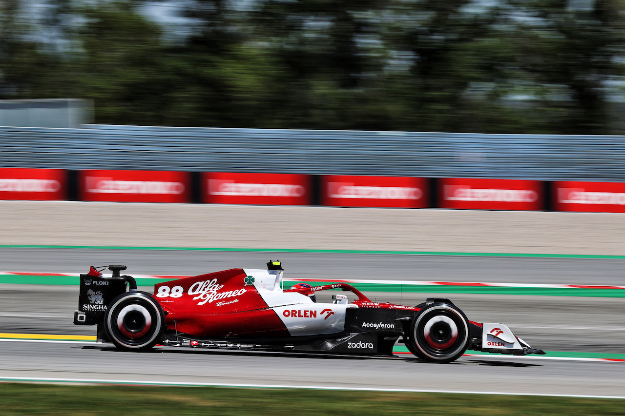 GP SPAGNA, Robert Kubica (POL) Alfa Romeo F1 Team C42 Reserve Driver.
20.05.2022 Formula 1 World Championship, Rd 6, Spanish Grand Prix, Barcelona, Spain, Practice Day.
- www.xpbimages.com, EMail: requests@xpbimages.com © Copyright: Charniaux / XPB Images