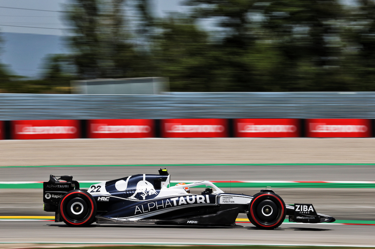 GP SPAGNA, Yuki Tsunoda (JPN) AlphaTauri AT03.
20.05.2022 Formula 1 World Championship, Rd 6, Spanish Grand Prix, Barcelona, Spain, Practice Day.
- www.xpbimages.com, EMail: requests@xpbimages.com © Copyright: Charniaux / XPB Images