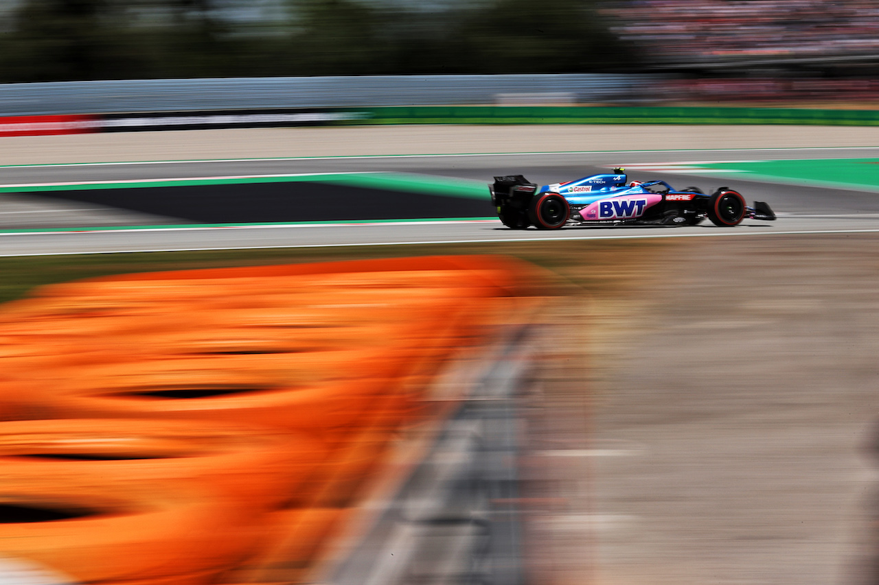GP SPAGNA, Esteban Ocon (FRA) Alpine F1 Team A522.
20.05.2022 Formula 1 World Championship, Rd 6, Spanish Grand Prix, Barcelona, Spain, Practice Day.
- www.xpbimages.com, EMail: requests@xpbimages.com © Copyright: Charniaux / XPB Images