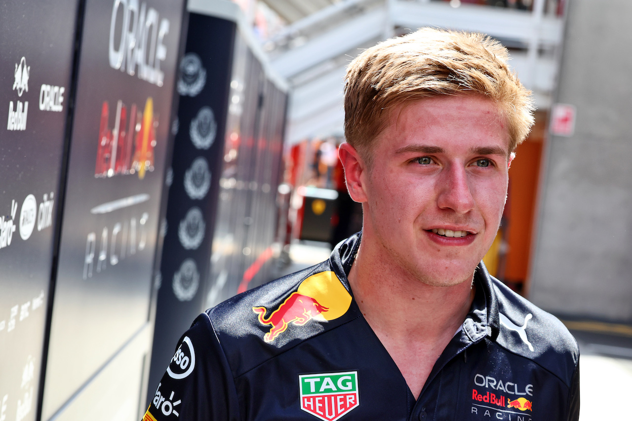 GP SPAGNA, Juri Vips (EST) Red Bull Racing Test Driver.
20.05.2022 Formula 1 World Championship, Rd 6, Spanish Grand Prix, Barcelona, Spain, Practice Day.
- www.xpbimages.com, EMail: requests@xpbimages.com © Copyright: Batchelor / XPB Images