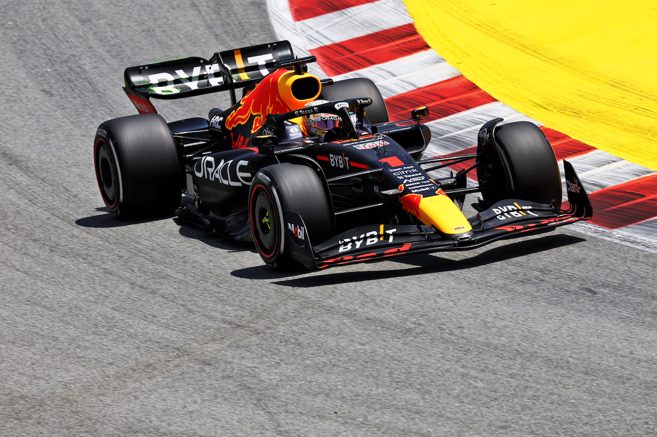 GP SPAGNA, Max Verstappen (NLD) Red Bull Racing RB18.
20.05.2022 Formula 1 World Championship, Rd 6, Spanish Grand Prix, Barcelona, Spain, Practice Day.
- www.xpbimages.com, EMail: requests@xpbimages.com © Copyright: Bearne / XPB Images