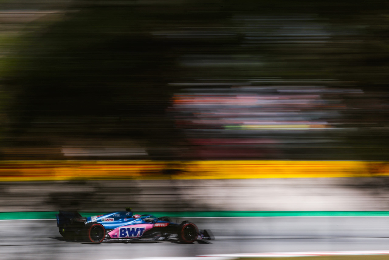 GP SPAGNA, Esteban Ocon (FRA), Alpine F1 Team 
20.05.2022 Formula 1 World Championship, Rd 6, Spanish Grand Prix, Barcelona, Spain, Practice Day.
- www.xpbimages.com, EMail: requests@xpbimages.com ¬© Copyright: Charniaux / XPB Images