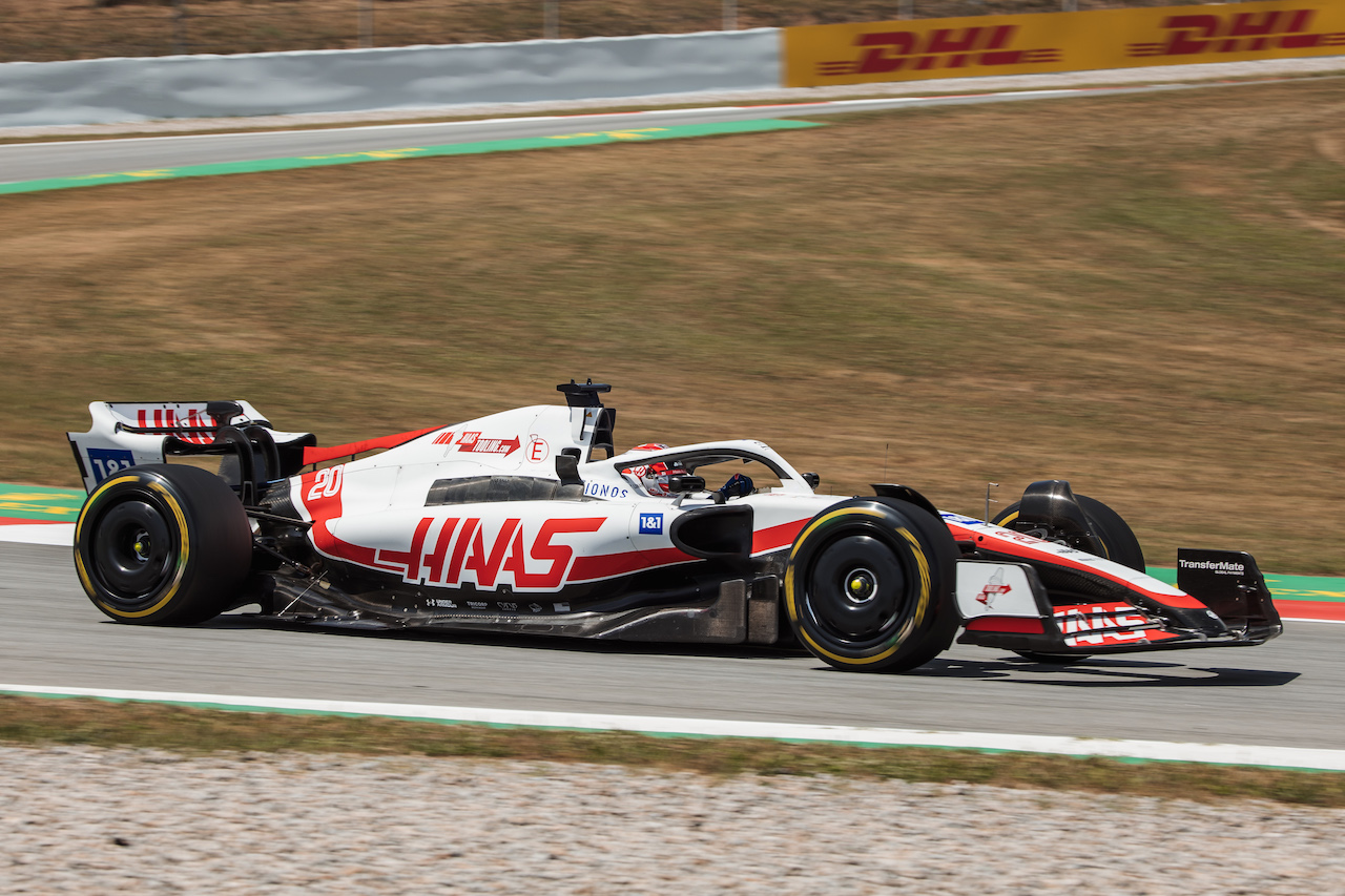 GP SPAGNA, Kevin Magnussen (DEN) Haas VF-22.
20.05.2022 Formula 1 World Championship, Rd 6, Spanish Grand Prix, Barcelona, Spain, Practice Day.
- www.xpbimages.com, EMail: requests@xpbimages.com © Copyright: Bearne / XPB Images
