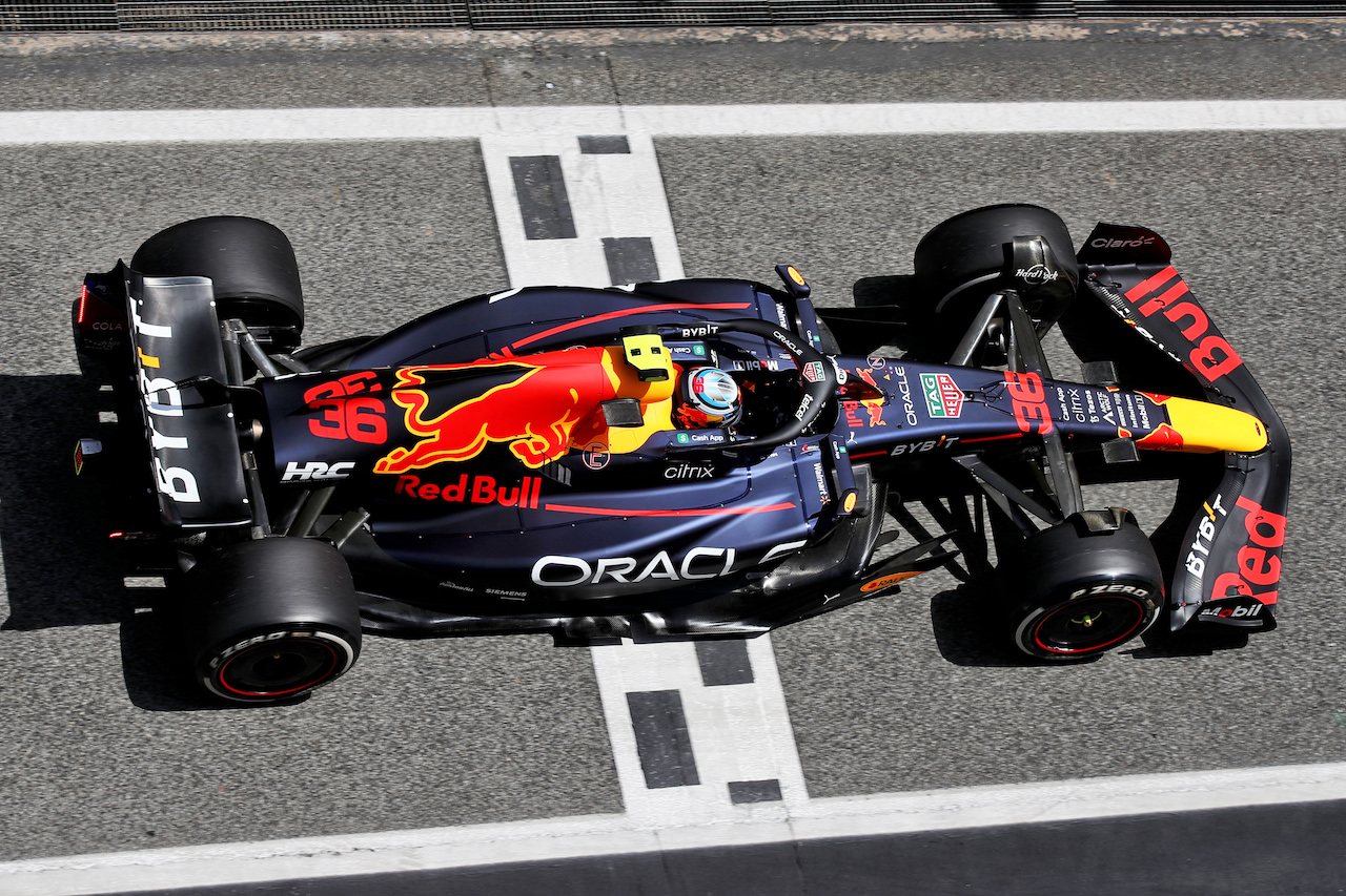 GP SPAGNA, Juri Vips (EST) Red Bull Racing RB18 Test Driver.
20.05.2022 Formula 1 World Championship, Rd 6, Spanish Grand Prix, Barcelona, Spain, Practice Day.
 - www.xpbimages.com, EMail: requests@xpbimages.com © Copyright: Coates / XPB Images