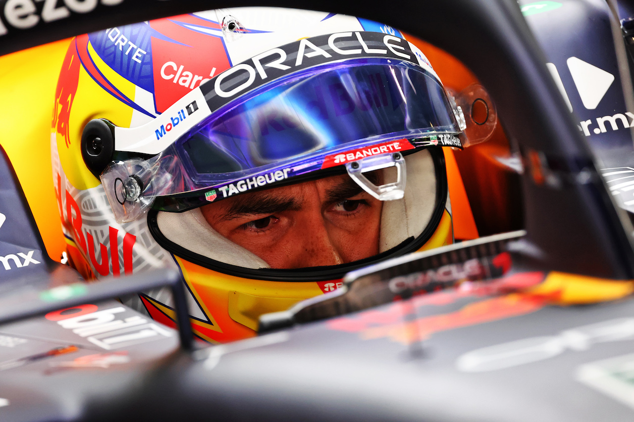 GP SPAGNA, Sergio Perez (MEX) Red Bull Racing RB18.
20.05.2022 Formula 1 World Championship, Rd 6, Spanish Grand Prix, Barcelona, Spain, Practice Day.
- www.xpbimages.com, EMail: requests@xpbimages.com © Copyright: Batchelor / XPB Images