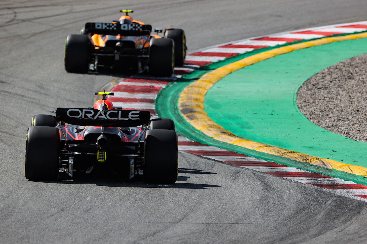 GP SPAGNA, Sergio Perez (MEX), Red Bull Racing 
20.05.2022 Formula 1 World Championship, Rd 6, Spanish Grand Prix, Barcelona, Spain, Practice Day.
- www.xpbimages.com, EMail: requests@xpbimages.com ¬© Copyright: Charniaux / XPB Images