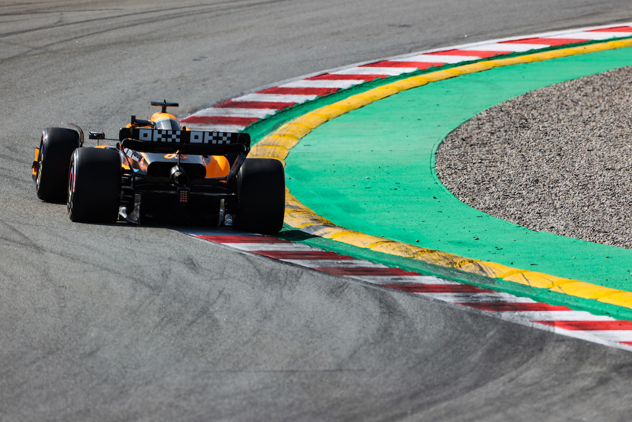 GP SPAGNA, Daniel Ricciardo (AUS), McLaren F1 Team 
20.05.2022 Formula 1 World Championship, Rd 6, Spanish Grand Prix, Barcelona, Spain, Practice Day.
- www.xpbimages.com, EMail: requests@xpbimages.com © Copyright: Charniaux / XPB Images