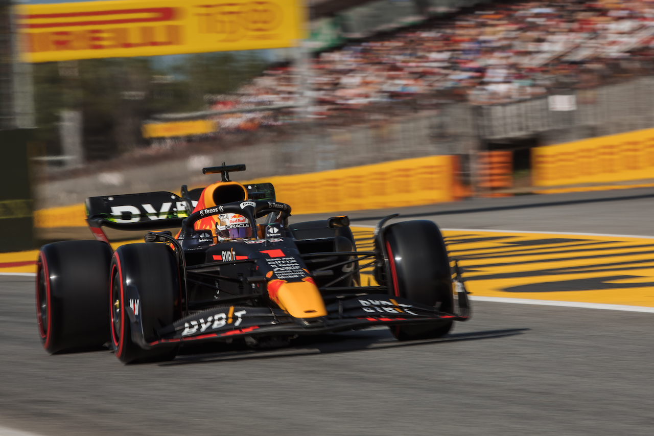 GP SPAGNA, Max Verstappen (NLD) Red Bull Racing RB18.
20.05.2022 Formula 1 World Championship, Rd 6, Spanish Grand Prix, Barcelona, Spain, Practice Day.
- www.xpbimages.com, EMail: requests@xpbimages.com © Copyright: Bearne / XPB Images