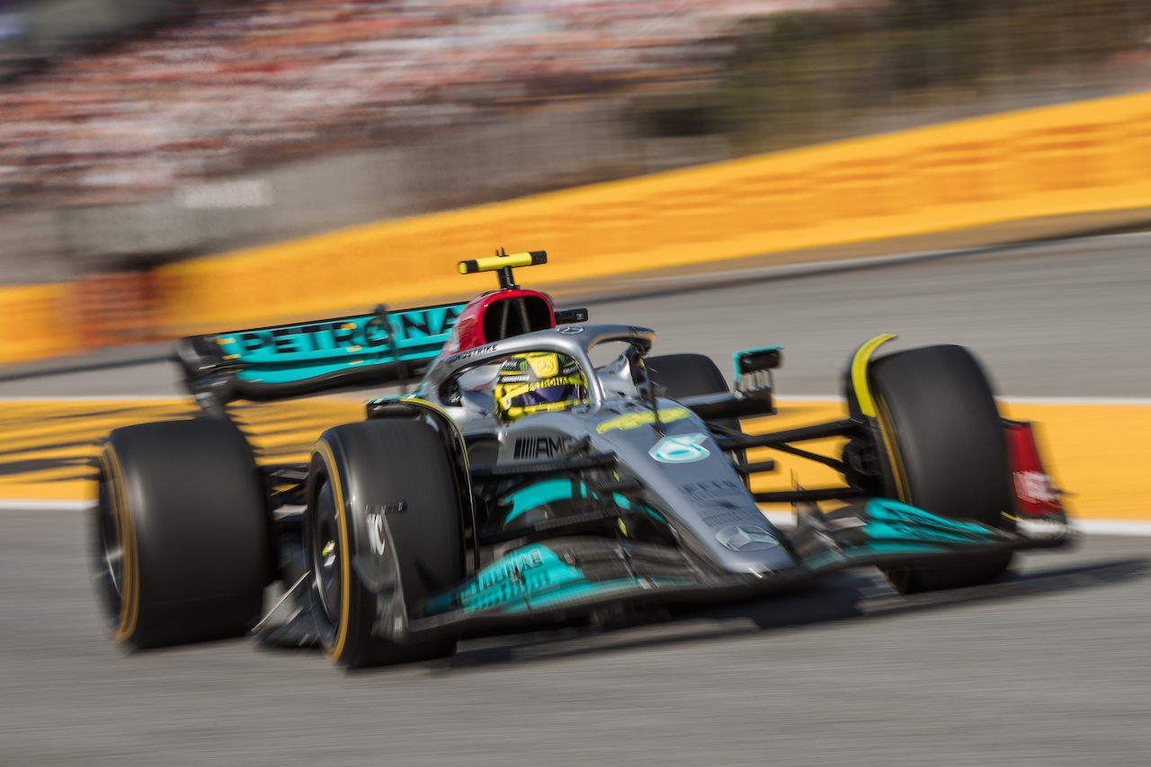 GP SPAGNA, Lewis Hamilton (GBR) Mercedes AMG F1 W13.
20.05.2022 Formula 1 World Championship, Rd 6, Spanish Grand Prix, Barcelona, Spain, Practice Day.
- www.xpbimages.com, EMail: requests@xpbimages.com © Copyright: Bearne / XPB Images