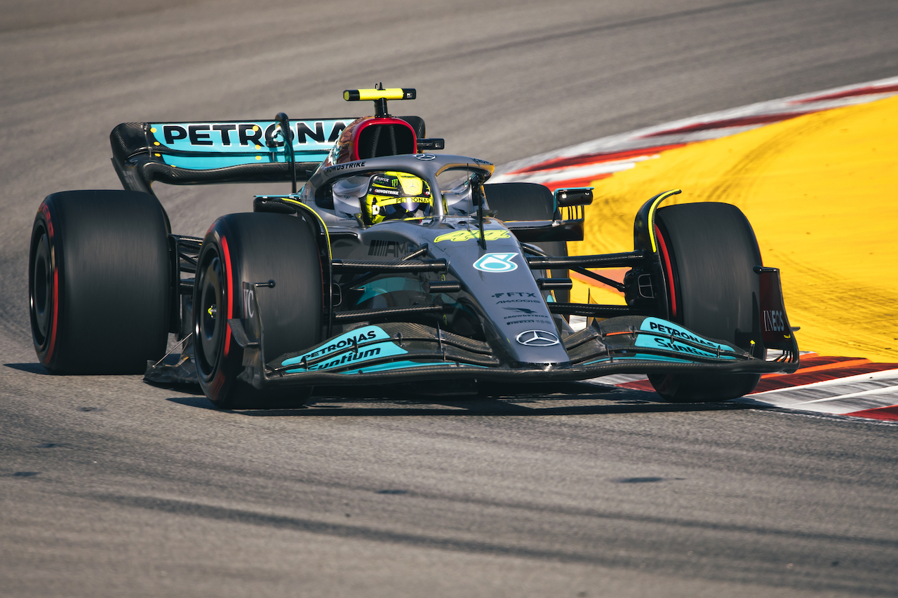 GP SPAGNA, Lewis Hamilton (GBR) Mercedes AMG F1 W13.
20.05.2022 Formula 1 World Championship, Rd 6, Spanish Grand Prix, Barcelona, Spain, Practice Day.
- www.xpbimages.com, EMail: requests@xpbimages.com © Copyright: Bearne / XPB Images