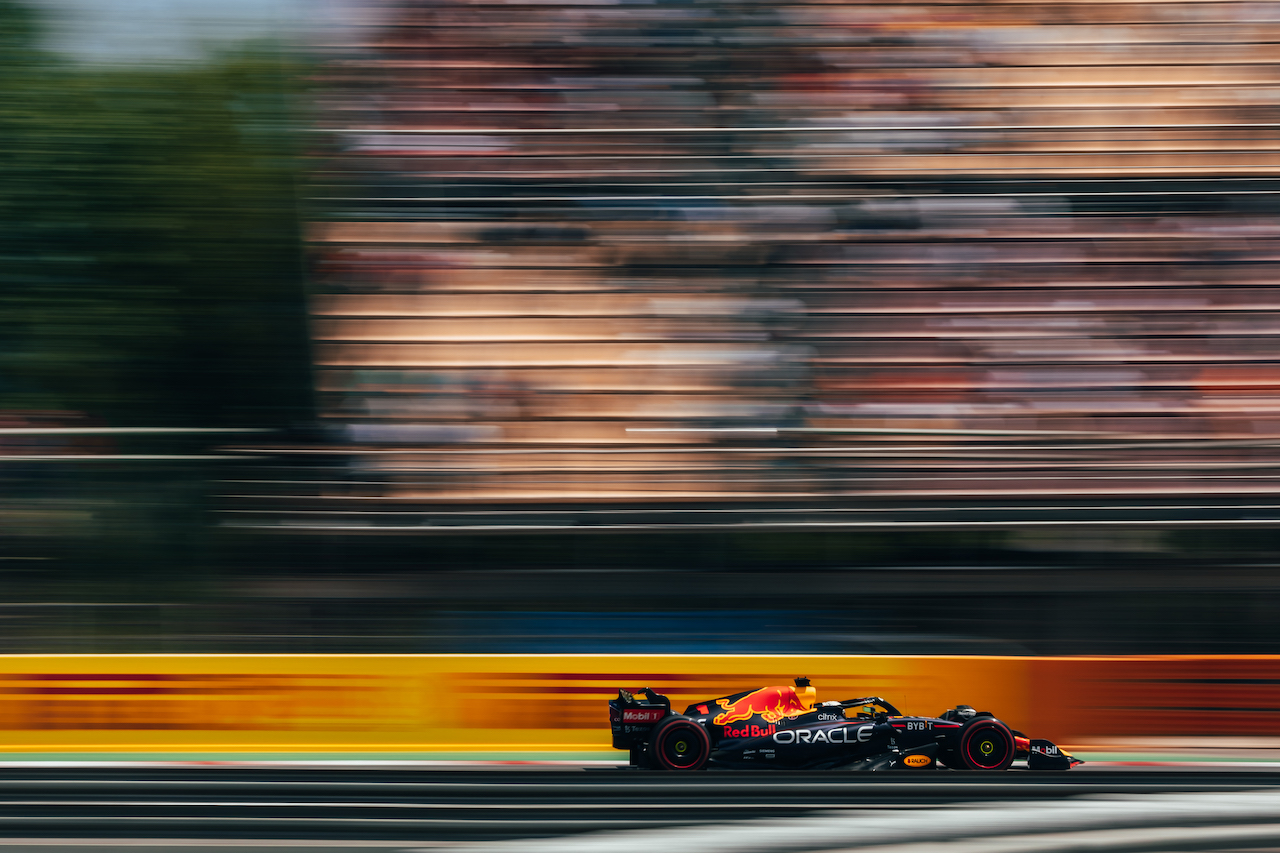 GP SPAGNA, Max Verstappen (NLD) Red Bull Racing RB18.
20.05.2022 Formula 1 World Championship, Rd 6, Spanish Grand Prix, Barcelona, Spain, Practice Day.
- www.xpbimages.com, EMail: requests@xpbimages.com © Copyright: Bearne / XPB Images