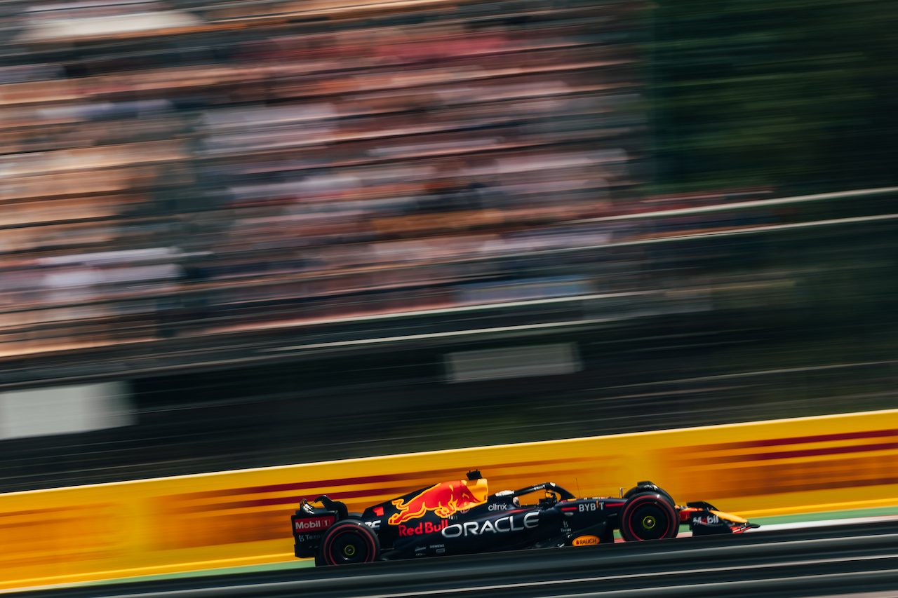 GP SPAGNA, Max Verstappen (NLD) Red Bull Racing RB18.
20.05.2022 Formula 1 World Championship, Rd 6, Spanish Grand Prix, Barcelona, Spain, Practice Day.
- www.xpbimages.com, EMail: requests@xpbimages.com © Copyright: Bearne / XPB Images