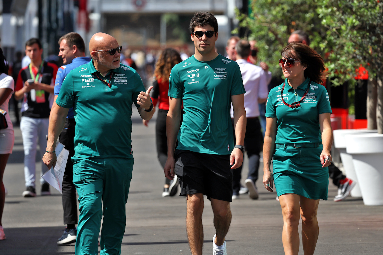 GP SPAGNA, (L to R): Matt Bishop (GBR) Aston Martin F1 Team Chief Communications Officer with Sebastian Vettel (GER) Aston Martin F1 Team e Joanne Revill (GBR) Aston Martin F1 Team Senior Media Officer.
20.05.2022 Formula 1 World Championship, Rd 6, Spanish Grand Prix, Barcelona, Spain, Practice Day.
- www.xpbimages.com, EMail: requests@xpbimages.com © Copyright: Bearne / XPB Images