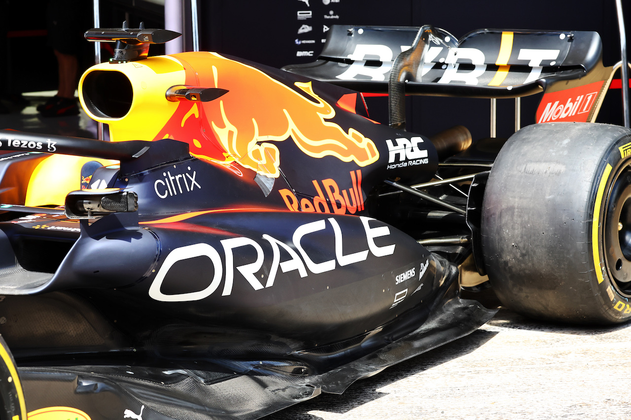 GP SPAGNA, Red Bull Racing RB18 floor detail.
20.05.2022 Formula 1 World Championship, Rd 6, Spanish Grand Prix, Barcelona, Spain, Practice Day.
- www.xpbimages.com, EMail: requests@xpbimages.com © Copyright: Batchelor / XPB Images