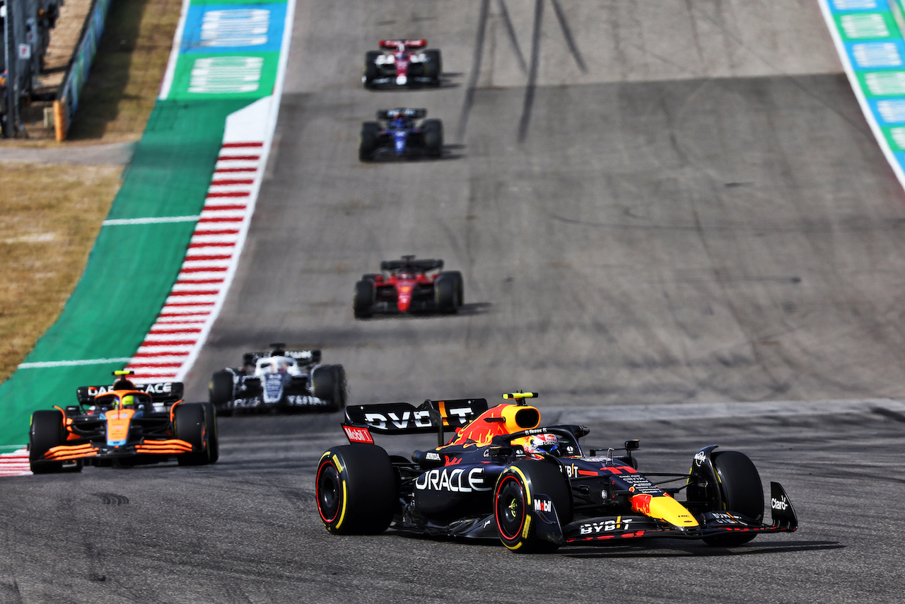 GP STATI UNITI, Sergio Perez (MEX) Red Bull Racing RB18.
23.10.2022. Formula 1 World Championship, Rd 19, United States Grand Prix, Austin, Texas, USA, Gara Day.
- www.xpbimages.com, EMail: requests@xpbimages.com © Copyright: Batchelor / XPB Images