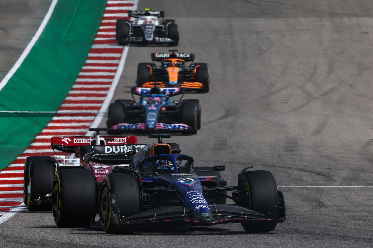 GP STATI UNITI, Alex Albon (THA), Williams F1 Team 
23.10.2022. Formula 1 World Championship, Rd 19, United States Grand Prix, Austin, Texas, USA, Gara Day.
- www.xpbimages.com, EMail: requests@xpbimages.com ¬© Copyright: Charniaux / XPB Images