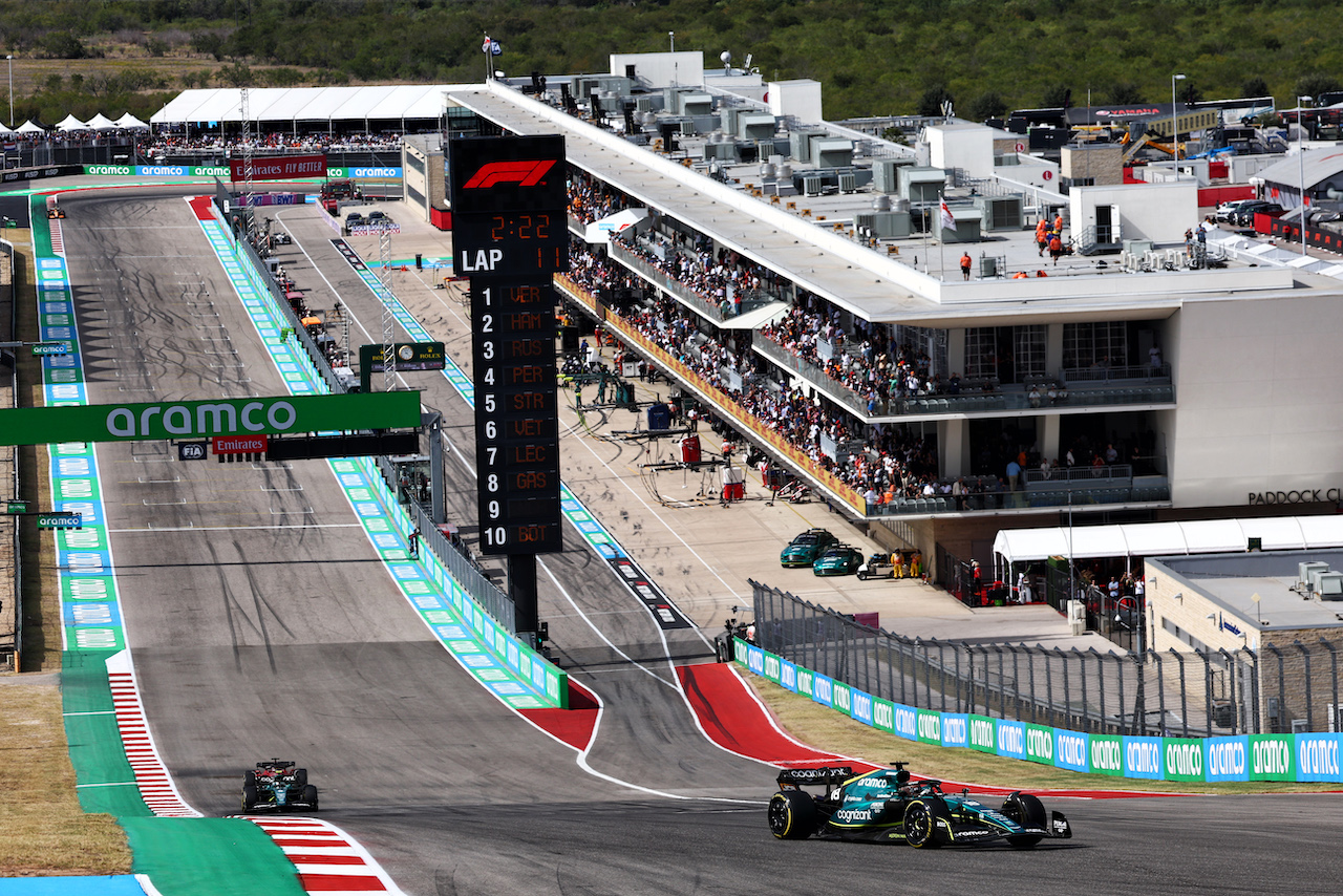 GP STATI UNITI, Lance Stroll (CDN) Aston Martin F1 Team AMR22.
23.10.2022. Formula 1 World Championship, Rd 19, United States Grand Prix, Austin, Texas, USA, Gara Day.
- www.xpbimages.com, EMail: requests@xpbimages.com © Copyright: Batchelor / XPB Images