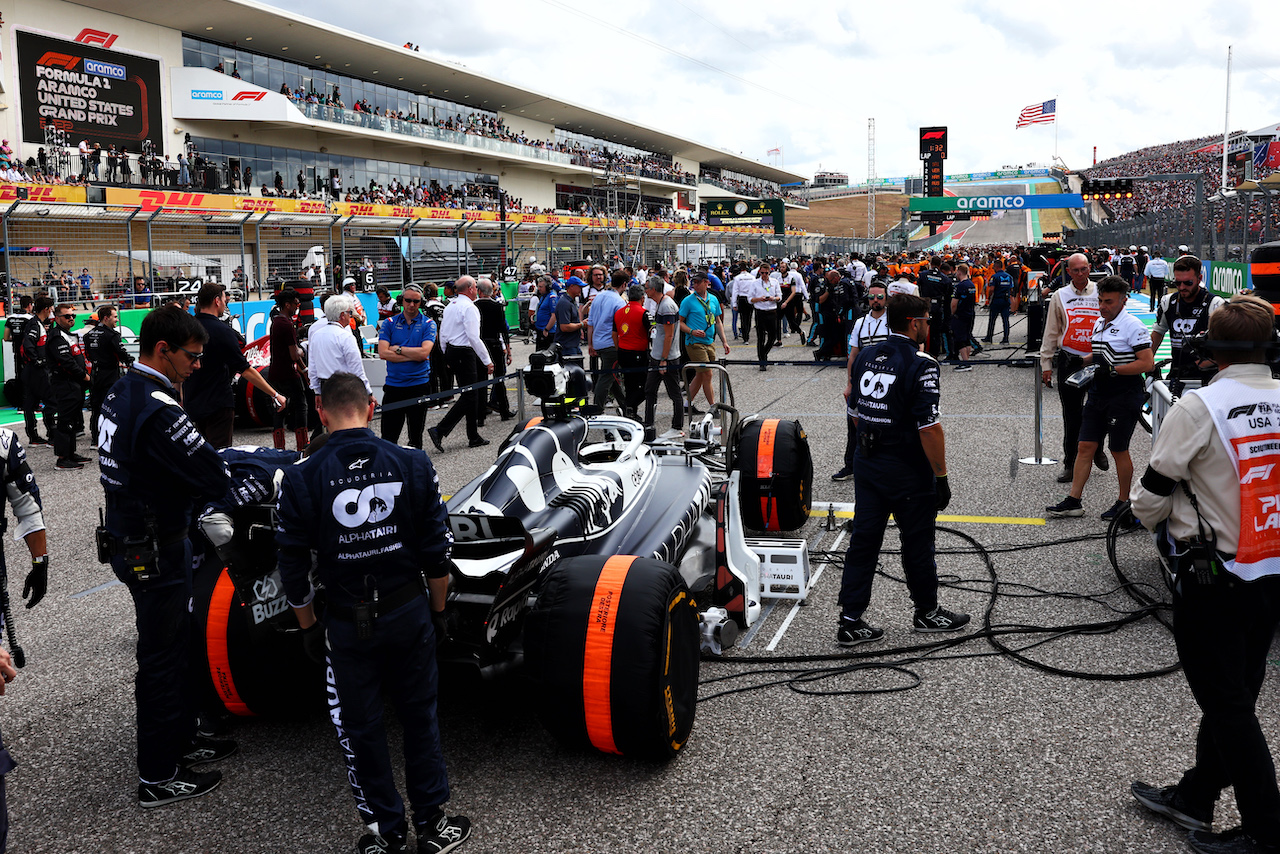 GP STATI UNITI, Pierre Gasly (FRA) AlphaTauri AT03 on the grid.
23.10.2022. Formula 1 World Championship, Rd 19, United States Grand Prix, Austin, Texas, USA, Gara Day.
- www.xpbimages.com, EMail: requests@xpbimages.com © Copyright: Batchelor / XPB Images