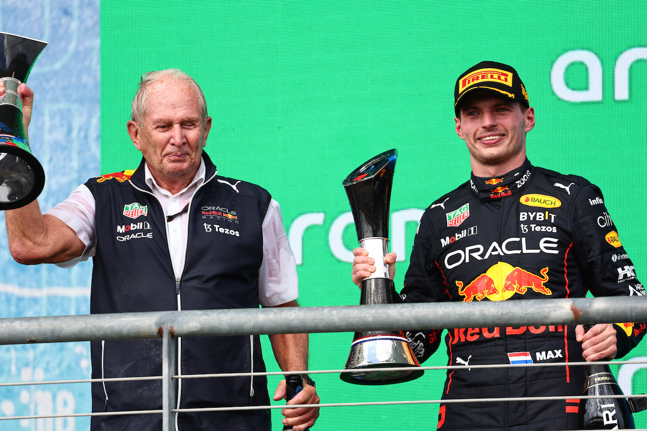 GP STATI UNITI, Dr Helmut Marko (AUT) Red Bull Motorsport Consultant  with 1st place Max Verstappen (NLD) Red Bull Racing.
23.10.2022. Formula 1 World Championship, Rd 19, United States Grand Prix, Austin, Texas, USA, Gara Day.
- www.xpbimages.com, EMail: requests@xpbimages.com ¬© Copyright: Batchelor / XPB Images