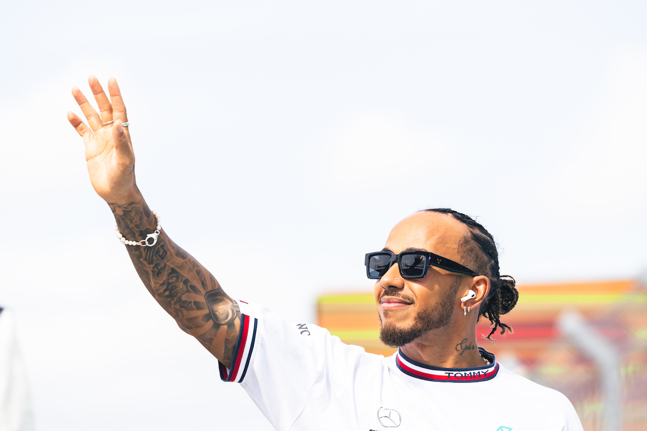 GP STATI UNITI, Lewis Hamilton (GBR) Mercedes AMG F1 on the drivers parade.
23.10.2022. Formula 1 World Championship, Rd 19, United States Grand Prix, Austin, Texas, USA, Gara Day.
- www.xpbimages.com, EMail: requests@xpbimages.com © Copyright: Bearne / XPB Images