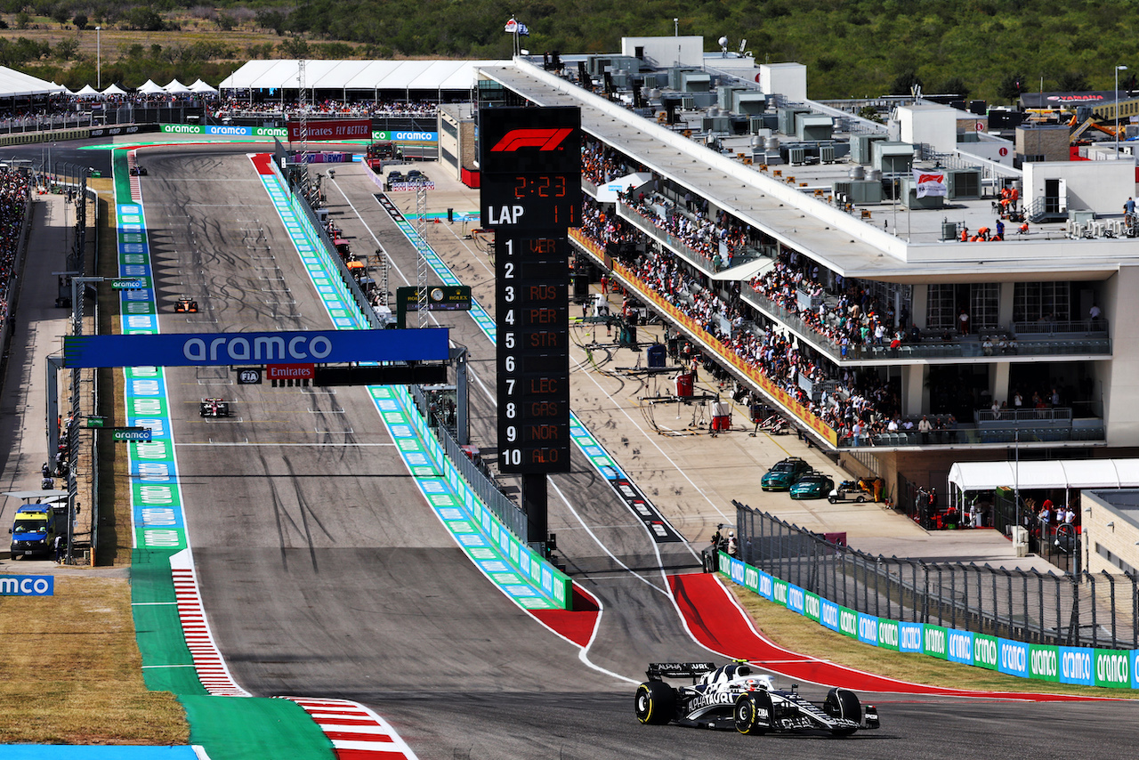 GP STATI UNITI, Yuki Tsunoda (JPN) AlphaTauri AT03.
23.10.2022. Formula 1 World Championship, Rd 19, United States Grand Prix, Austin, Texas, USA, Gara Day.
- www.xpbimages.com, EMail: requests@xpbimages.com © Copyright: Batchelor / XPB Images