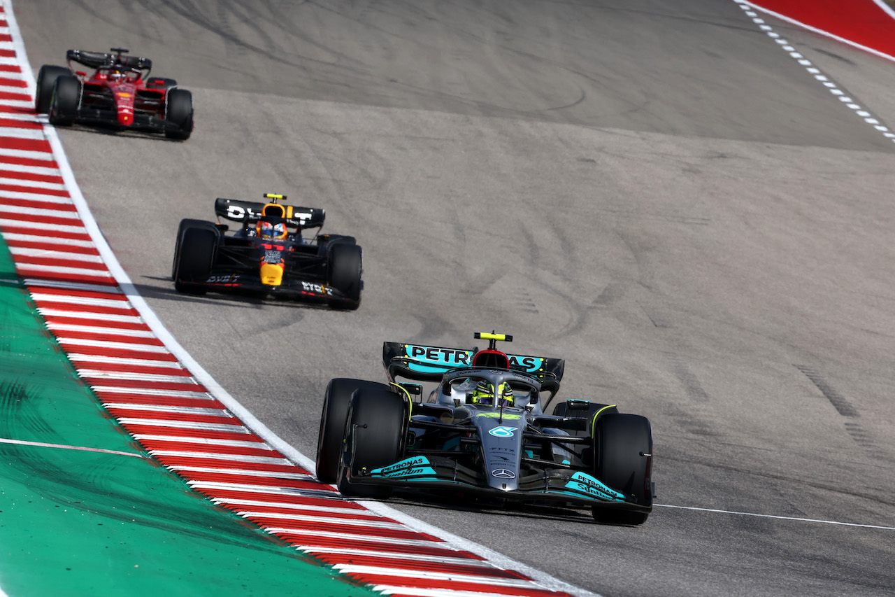 GP STATI UNITI, Lewis Hamilton (GBR), Mercedes AMG F1  
23.10.2022. Formula 1 World Championship, Rd 19, United States Grand Prix, Austin, Texas, USA, Gara Day.
- www.xpbimages.com, EMail: requests@xpbimages.com ¬© Copyright: Charniaux / XPB Images