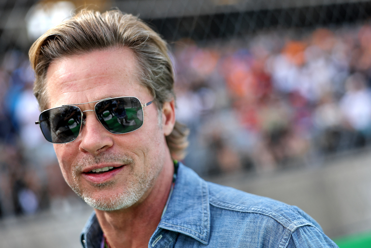GP STATI UNITI, Brad Pitt (USA) Actor on the grid.
23.10.2022. Formula 1 World Championship, Rd 19, United States Grand Prix, Austin, Texas, USA, Gara Day.
- www.xpbimages.com, EMail: requests@xpbimages.com © Copyright: Bearne / XPB Images