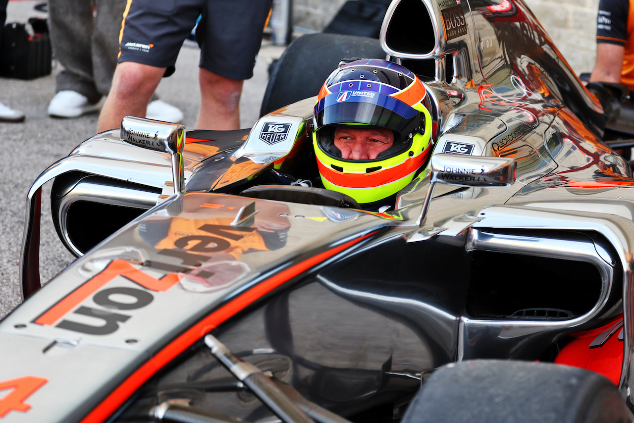GP STATI UNITI, Zak Brown (USA) McLaren Executive Director in the 2012 McLaren MP4/27.
23.10.2022. Formula 1 World Championship, Rd 19, United States Grand Prix, Austin, Texas, USA, Gara Day.
- www.xpbimages.com, EMail: requests@xpbimages.com © Copyright: Batchelor / XPB Images