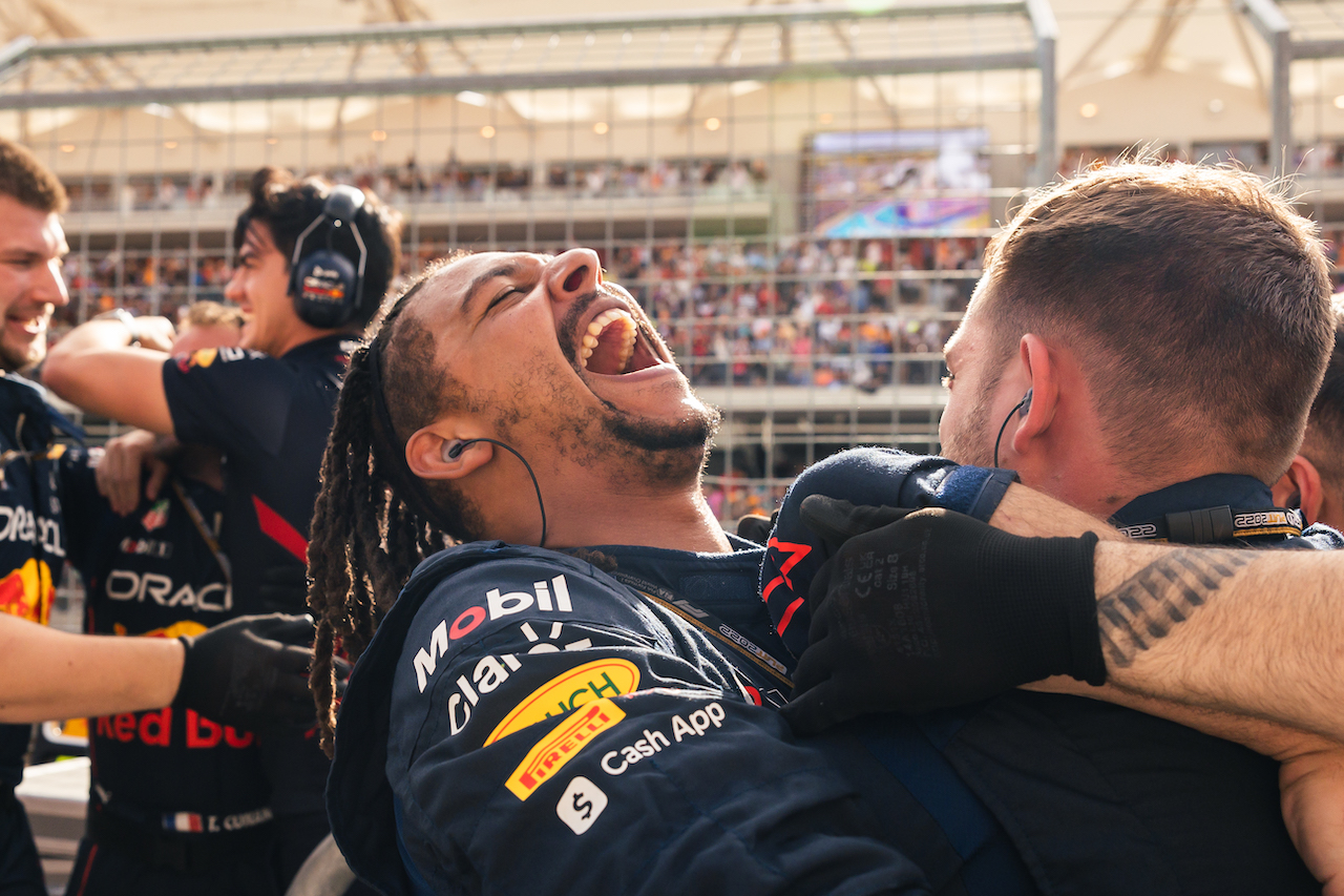 GP STATI UNITI, Red Bull Racing celebrates victory for Max Verstappen (NLD) Red Bull Racing.
23.10.2022. Formula 1 World Championship, Rd 19, United States Grand Prix, Austin, Texas, USA, Gara Day.
- www.xpbimages.com, EMail: requests@xpbimages.com © Copyright: Bearne / XPB Images