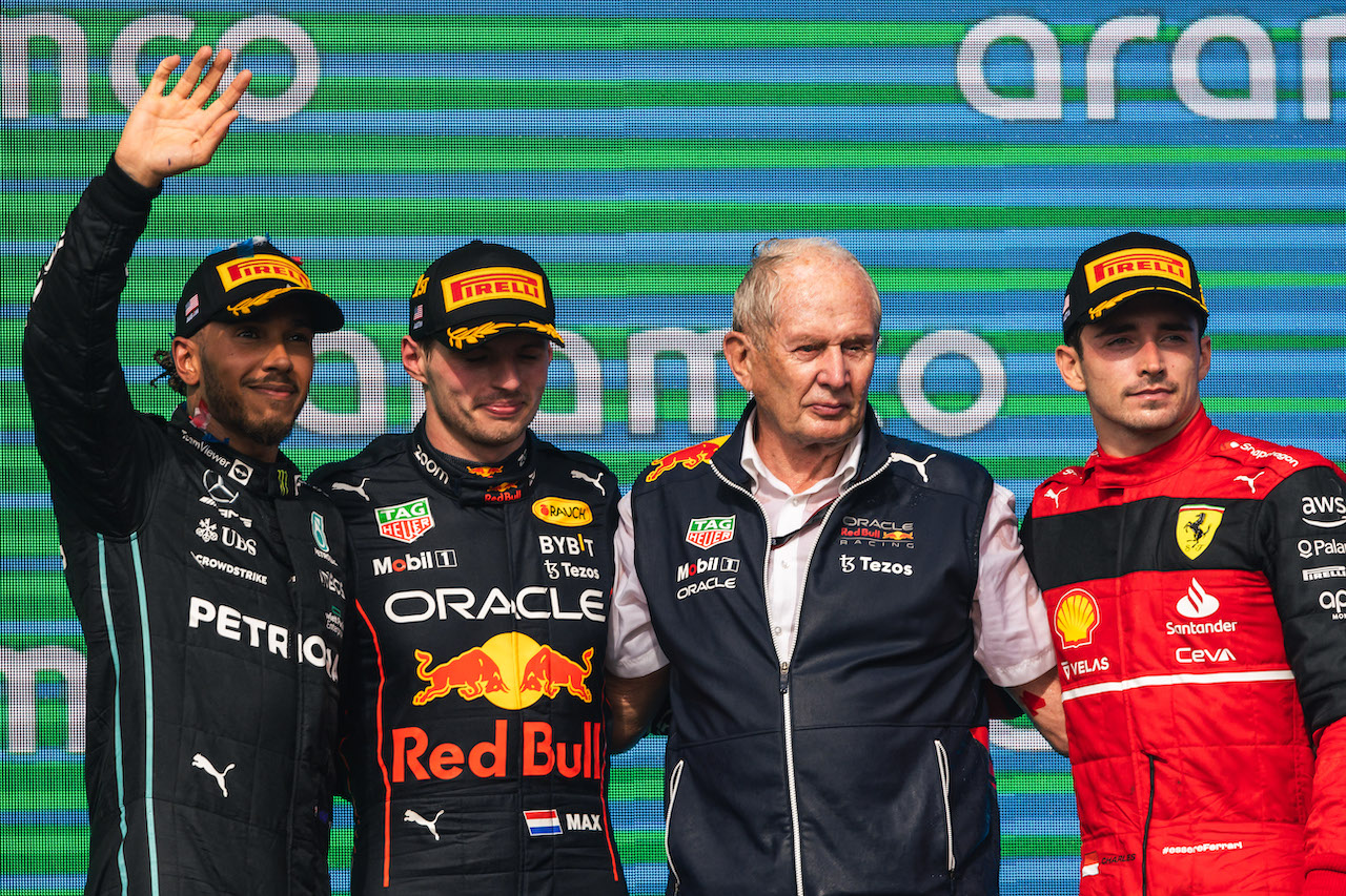 GP STATI UNITI, The podium (L to R): Lewis Hamilton (GBR) Mercedes AMG F1, second; Max Verstappen (NLD) Red Bull Racing, vincitore; Dr Helmut Marko (AUT) Red Bull Motorsport Consultant; Charles Leclerc (MON) Ferrari, third.
23.10.2022. Formula 1 World Championship, Rd 19, United States Grand Prix, Austin, Texas, USA, Gara Day.
- www.xpbimages.com, EMail: requests@xpbimages.com © Copyright: Bearne / XPB Images