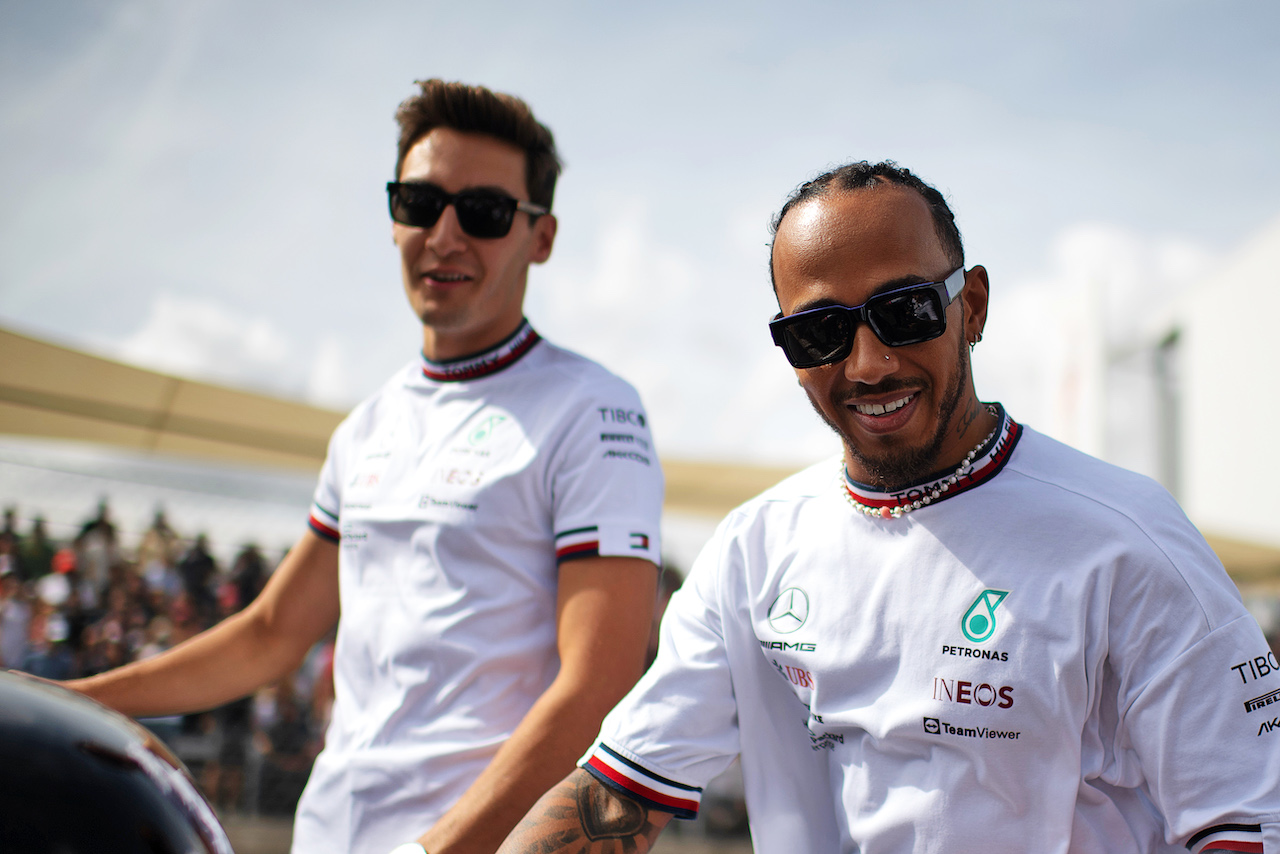 GP STATI UNITI, Lewis Hamilton (GBR) Mercedes AMG F1 e George Russell (GBR) Mercedes AMG F1 on the drivers parade.
23.10.2022. Formula 1 World Championship, Rd 19, United States Grand Prix, Austin, Texas, USA, Gara Day.
- www.xpbimages.com, EMail: requests@xpbimages.com © Copyright: Price / XPB Images
