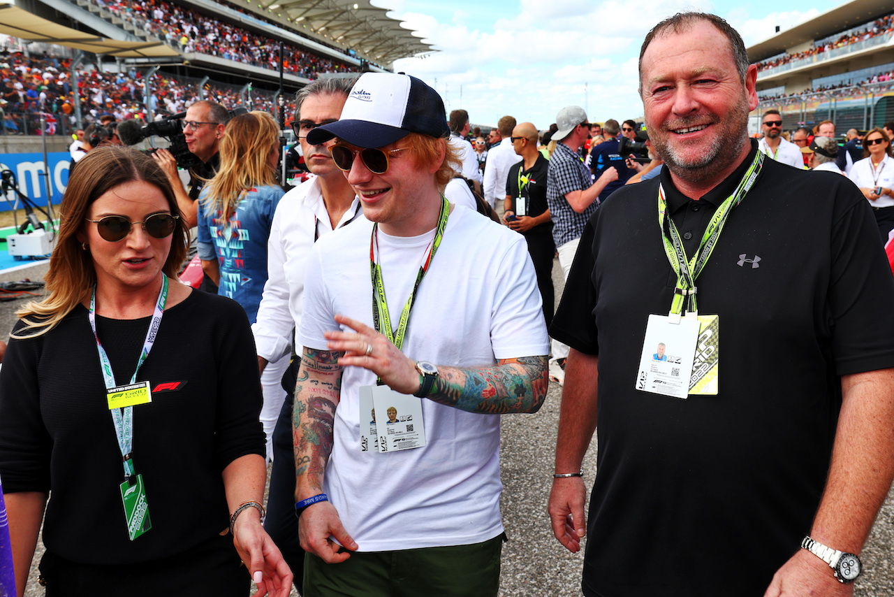 GP STATI UNITI, Ed Sheeran (GBR) on the grid.
23.10.2022. Formula 1 World Championship, Rd 19, United States Grand Prix, Austin, Texas, USA, Gara Day.
 - www.xpbimages.com, EMail: requests@xpbimages.com © Copyright: Coates / XPB Images