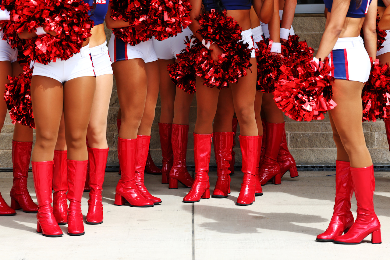GP STATI UNITI, Houston Texans Cheerleaders on the drivers parade.
23.10.2022. Formula 1 World Championship, Rd 19, United States Grand Prix, Austin, Texas, USA, Gara Day.
 - www.xpbimages.com, EMail: requests@xpbimages.com © Copyright: Coates / XPB Images