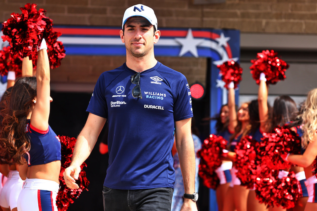GP STATI UNITI, Nicholas Latifi (CDN) Williams Racing on the drivers parade.
23.10.2022. Formula 1 World Championship, Rd 19, United States Grand Prix, Austin, Texas, USA, Gara Day.
- www.xpbimages.com, EMail: requests@xpbimages.com © Copyright: Batchelor / XPB Images