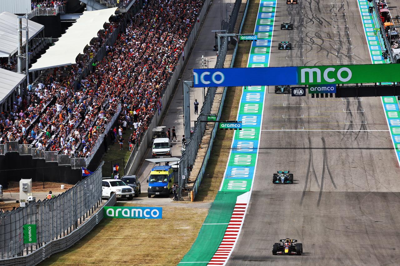 GP STATI UNITI, Max Verstappen (NLD) Red Bull Racing RB18.
23.10.2022. Formula 1 World Championship, Rd 19, United States Grand Prix, Austin, Texas, USA, Gara Day.
- www.xpbimages.com, EMail: requests@xpbimages.com © Copyright: Batchelor / XPB Images