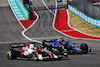 GP STATI UNITI, Valtteri Bottas (FIN) Alfa Romeo F1 Team C42 e Alexander Albon (THA) Williams Racing FW44 battle for position.
23.10.2022. Formula 1 World Championship, Rd 19, United States Grand Prix, Austin, Texas, USA, Gara Day.
- www.xpbimages.com, EMail: requests@xpbimages.com © Copyright: Batchelor / XPB Images