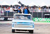 GP STATI UNITI, (L to R): Fernando Alonso (ESP) Alpine F1 Team e team mate Esteban Ocon (FRA) Alpine F1 Team on the drivers parade.
23.10.2022. Formula 1 World Championship, Rd 19, United States Grand Prix, Austin, Texas, USA, Gara Day.
- www.xpbimages.com, EMail: requests@xpbimages.com © Copyright: Bearne / XPB Images