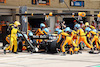 GP STATI UNITI, Lando Norris (GBR) McLaren MCL36 pit stop.
23.10.2022. Formula 1 World Championship, Rd 19, United States Grand Prix, Austin, Texas, USA, Gara Day.
- www.xpbimages.com, EMail: requests@xpbimages.com ¬© Copyright: Batchelor / XPB Images