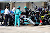 GP STATI UNITI, George Russell (GBR) Mercedes AMG F1 W13 pit stop.
23.10.2022. Formula 1 World Championship, Rd 19, United States Grand Prix, Austin, Texas, USA, Gara Day.
- www.xpbimages.com, EMail: requests@xpbimages.com ¬© Copyright: Batchelor / XPB Images