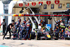 GP STATI UNITI, Sergio Perez (MEX) Red Bull Racing RB18 pit stop.
23.10.2022. Formula 1 World Championship, Rd 19, United States Grand Prix, Austin, Texas, USA, Gara Day.
- www.xpbimages.com, EMail: requests@xpbimages.com ¬© Copyright: Batchelor / XPB Images