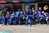 GP STATI UNITI, Esteban Ocon (FRA) Alpine F1 Team A522 pit stop.
23.10.2022. Formula 1 World Championship, Rd 19, United States Grand Prix, Austin, Texas, USA, Gara Day.
- www.xpbimages.com, EMail: requests@xpbimages.com ¬© Copyright: Batchelor / XPB Images