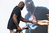 GP STATI UNITI, Shaquille O'Neal (USA) Former Basketball Player with the winner's trophy.
23.10.2022. Formula 1 World Championship, Rd 19, United States Grand Prix, Austin, Texas, USA, Gara Day.
- www.xpbimages.com, EMail: requests@xpbimages.com © Copyright: Bearne / XPB Images